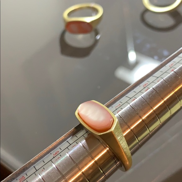 Kendra Scott Mel Ring in ColorPEACH MOP - Picture 6 of 7